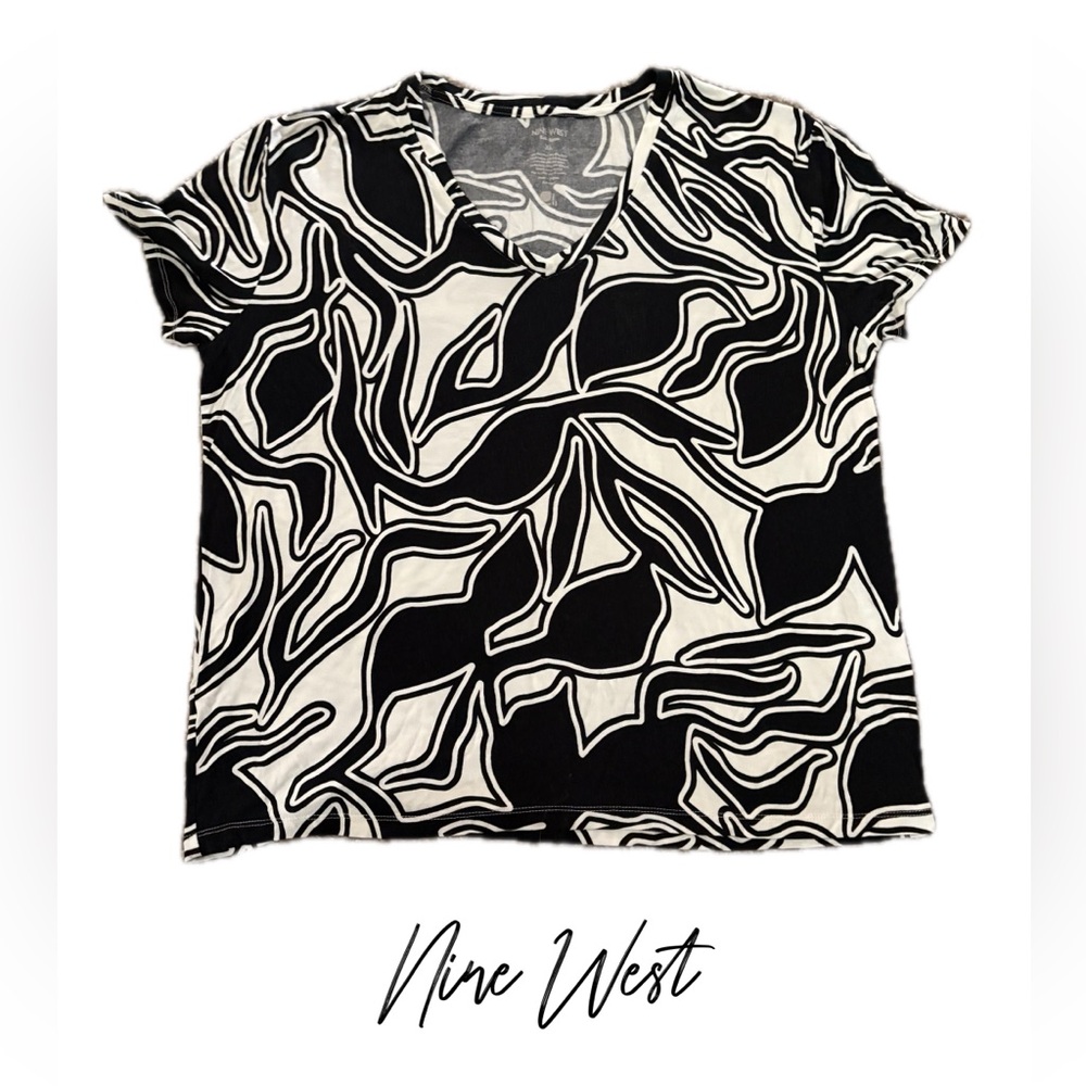 Nine West Monochrome Swirl Short Sleeve Top